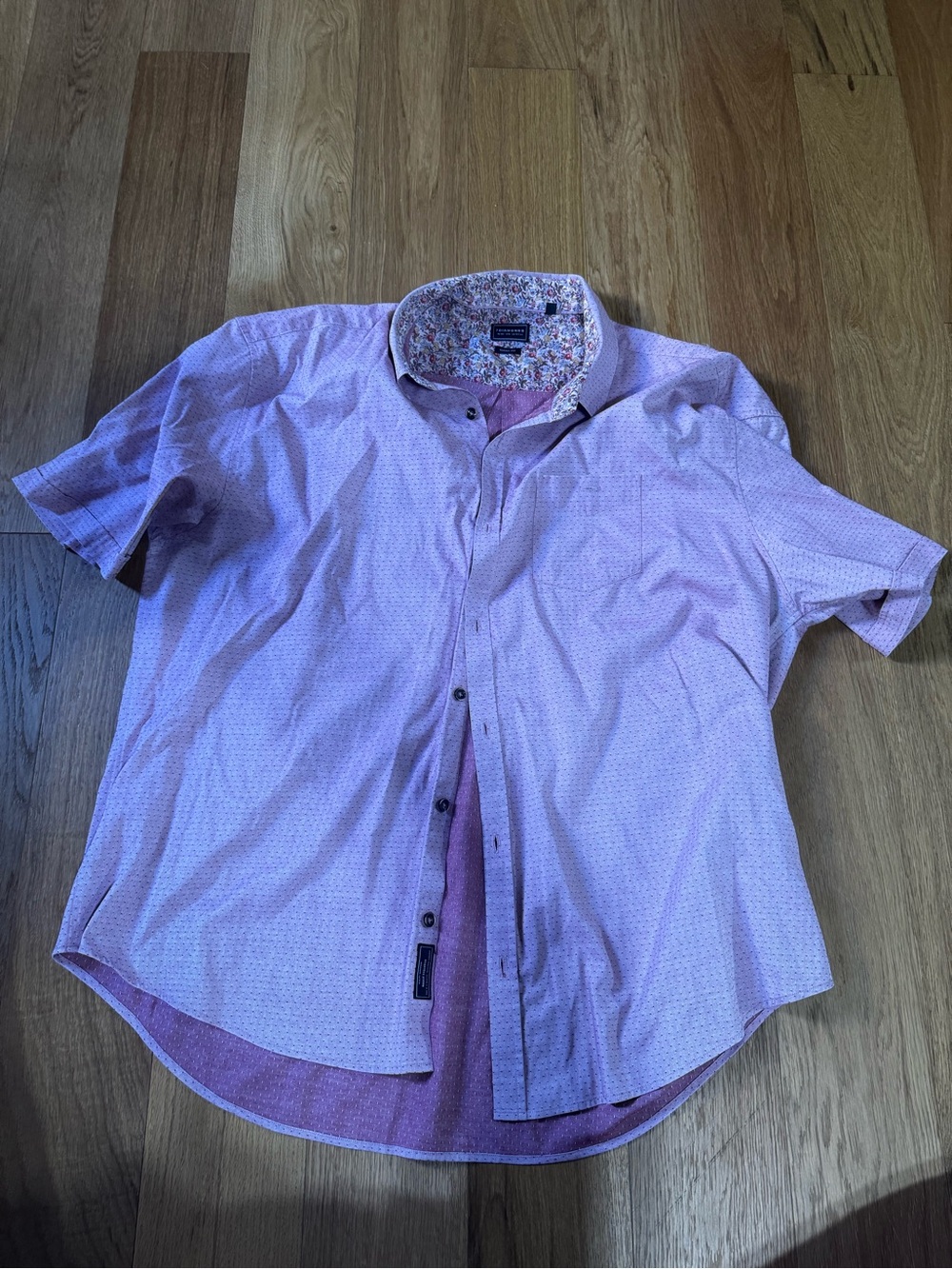 Men's Short-Sleeve Casual Button-Down Shirt in Light Pink
